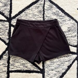 Black LA Hearts mini skort